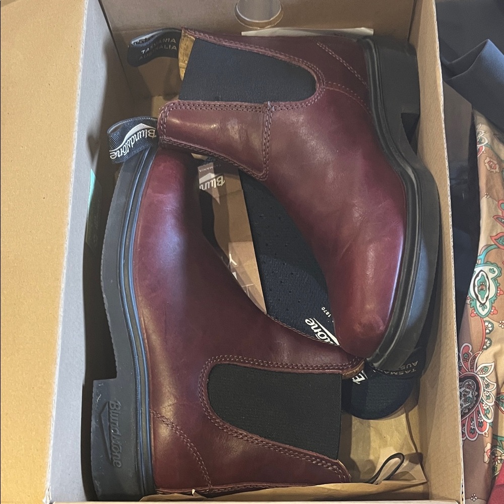 Blundstone women’s Dark Red Leather Boots